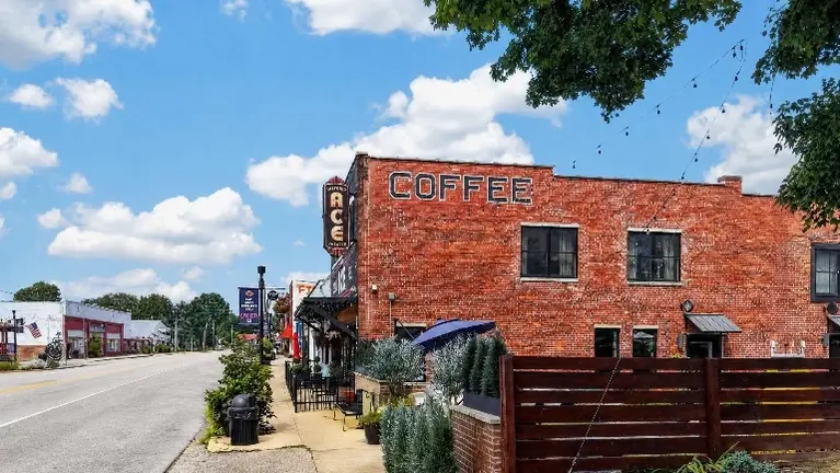Side Exterior of Ace