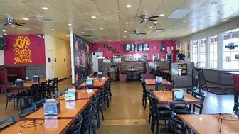 Pizza Parlor with Outstanding Traffic Exposure