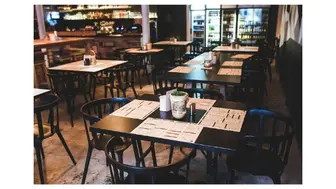Established Breakfast & Lunch Café with Strong Management Team